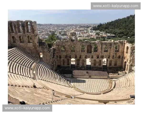 欧洲之巅的宿命残响:当法兰西的利刃,切入西班牙的温柔迷阵 欧洲之巅的宿命残响:当法兰西的利刃,切入西班牙的温柔迷阵